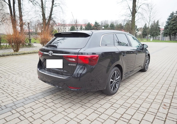 Toyota Avensis cena 84900 przebieg: 70200, rok produkcji 2018 z Ropczyce małe 742